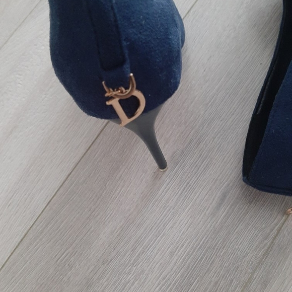 Pumps - Picture 3 of 3